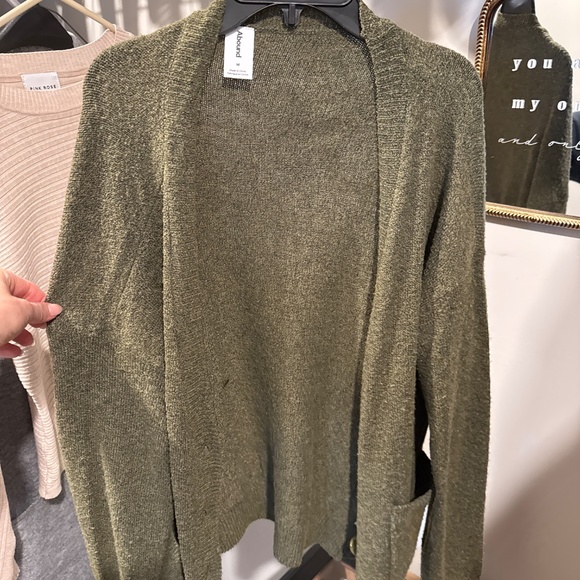 Sweater bundle - Picture 4 of 7